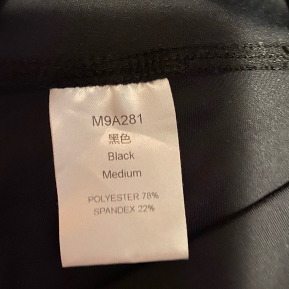 Woman’s black leggings. Size medium. - Picture 2 of 5